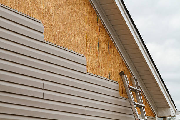 Professional Fiber Cement Siding technician working in Wilmette, IL